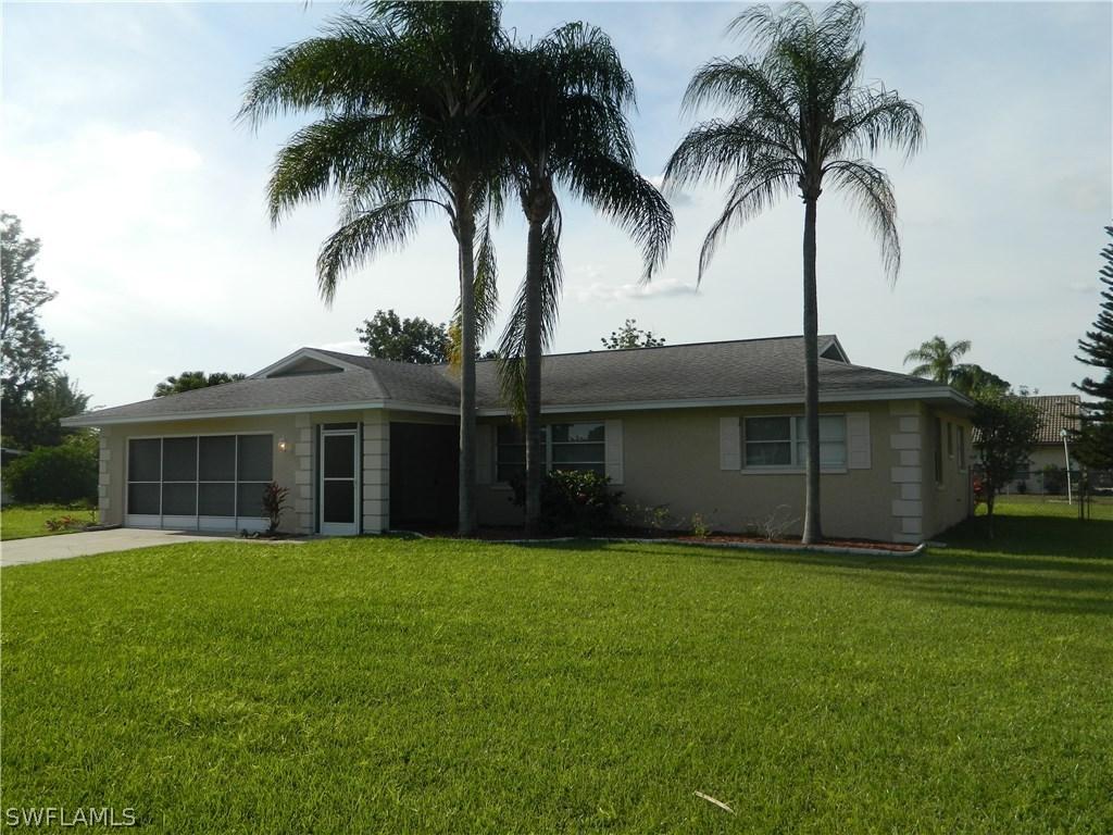 125 Oakside St., Lehigh Acres, FL 33936