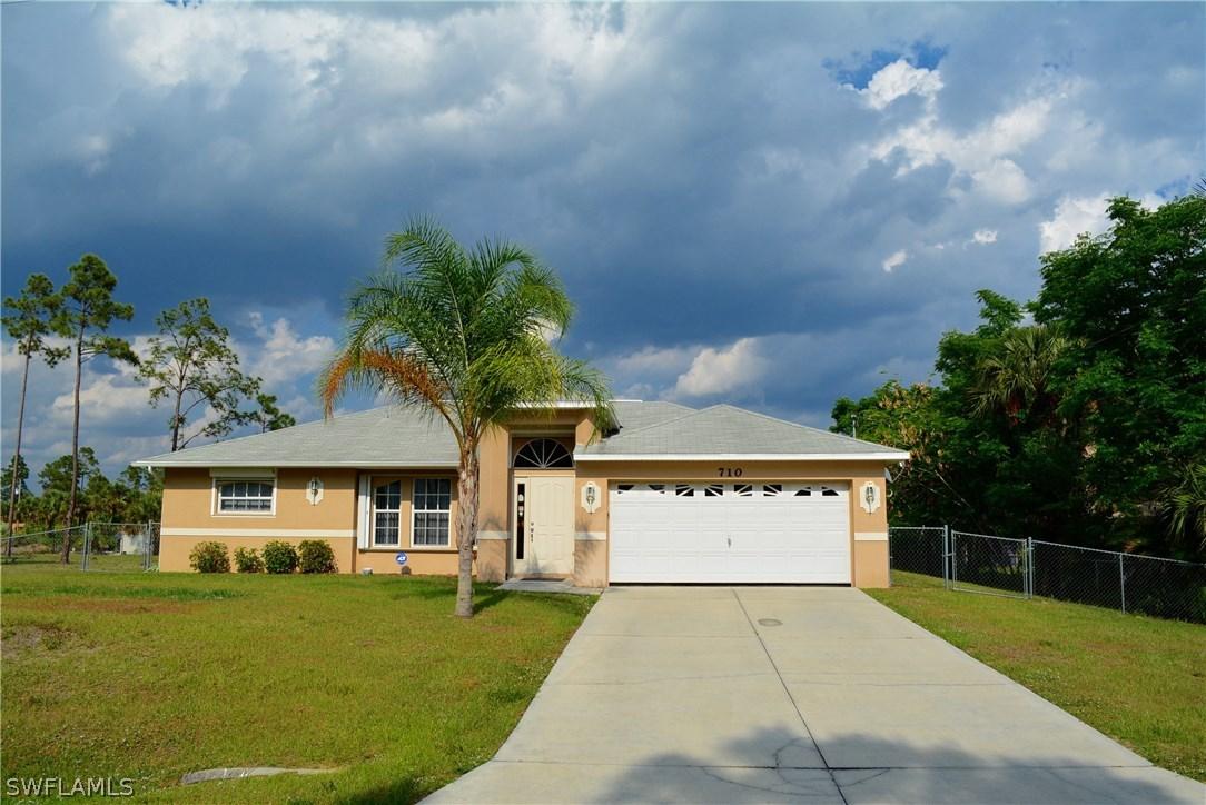 710 Henry Ave., Lehigh Acres, FL 33972