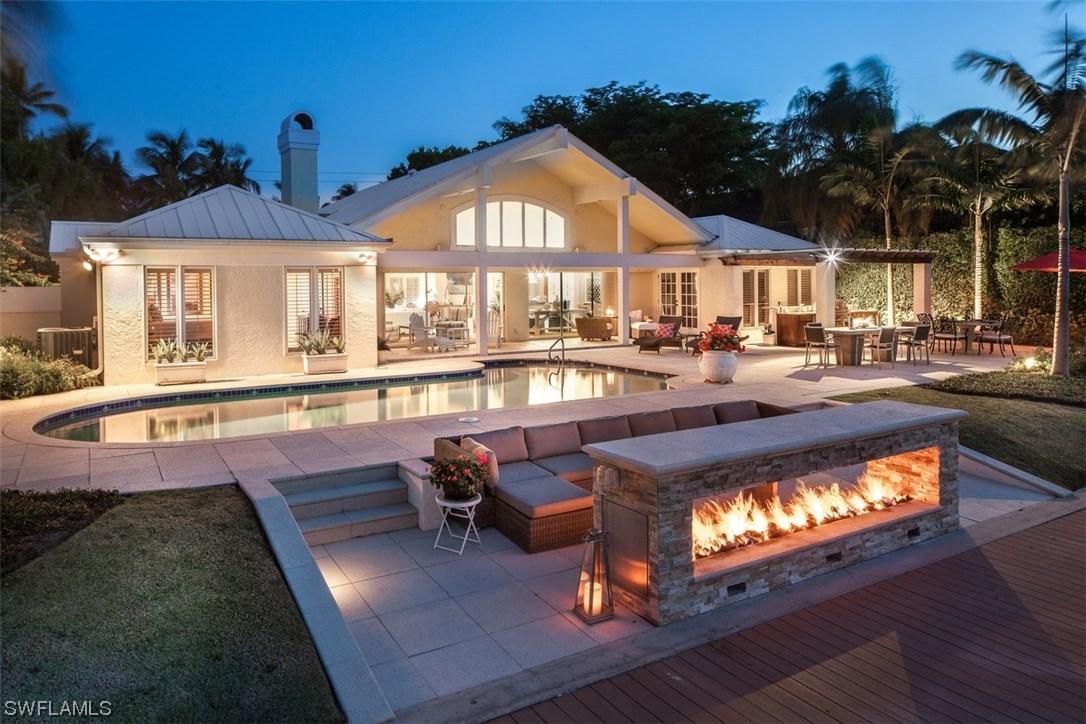 395 21st Ave., Naples, FL 34102