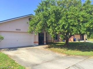 19482 Poppytree Ct., Lehigh Acres, FL 33936