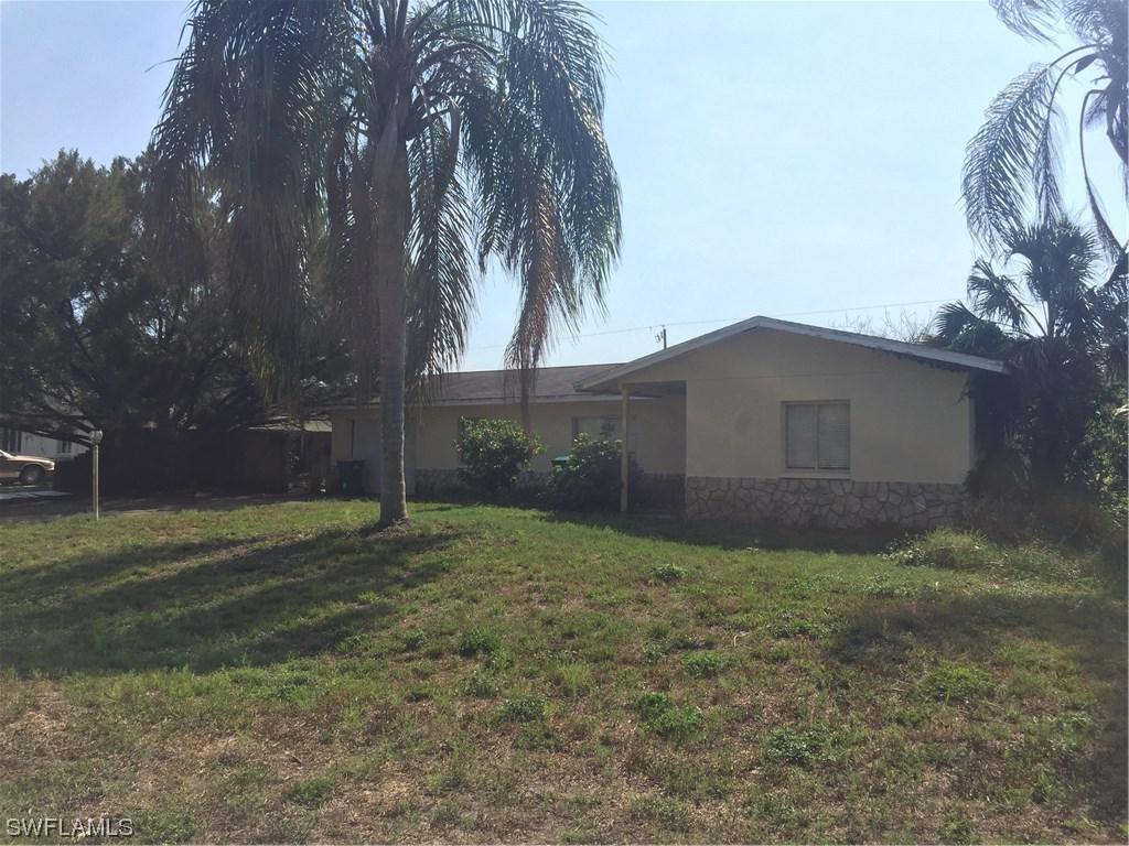 433 Castle Rd., Naples, FL 34119