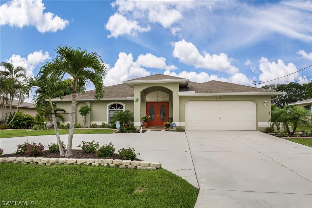 3316 SE Santa Barbara Pl., Cape Coral, FL 33904