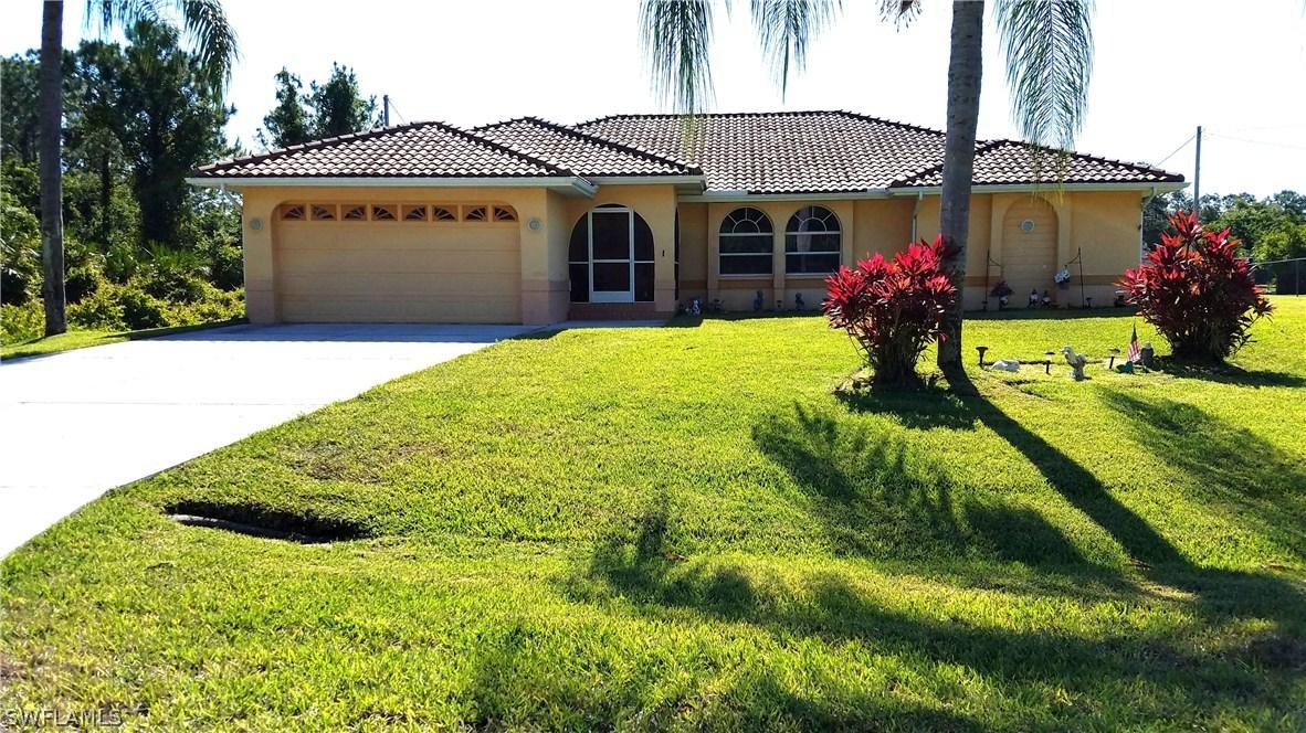 206 Hamilton Ave., Lehigh Acres, FL 33936