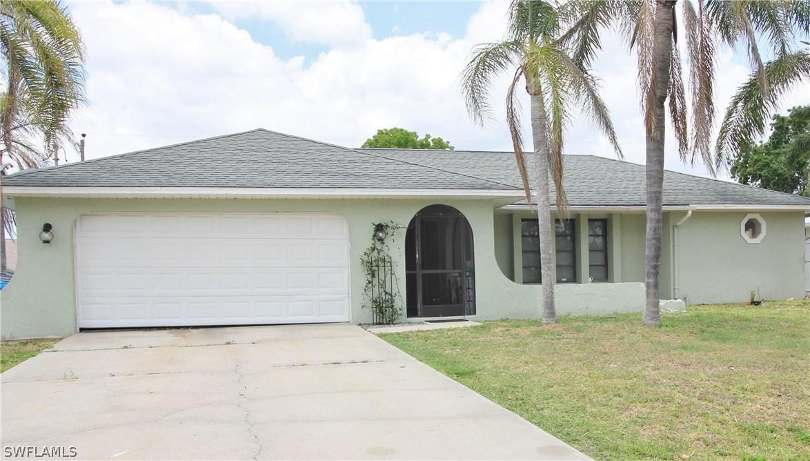 921 SE 27th Ter., Cape Coral, FL 33904
