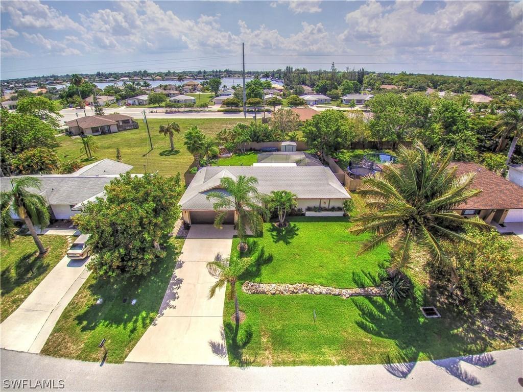 616 SE Santa Barbara Pl., Cape Coral, FL 33990