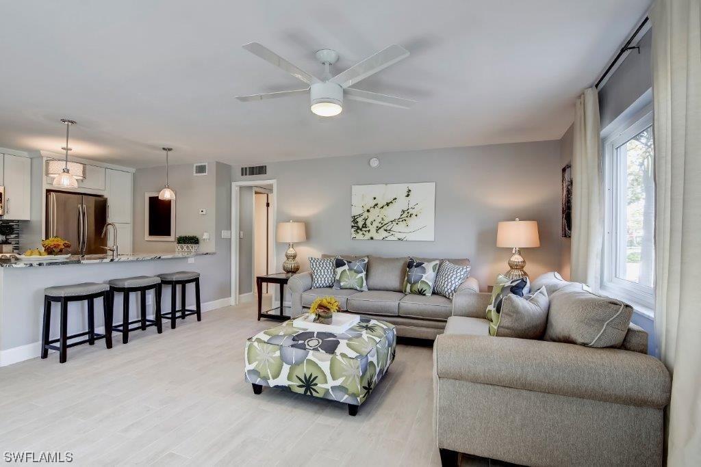 360 4th Ave., Naples, FL 34102