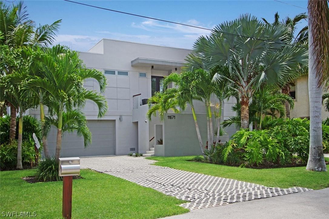11671 Isle Of Palms Dr., Fort Myers Beach, FL 33931