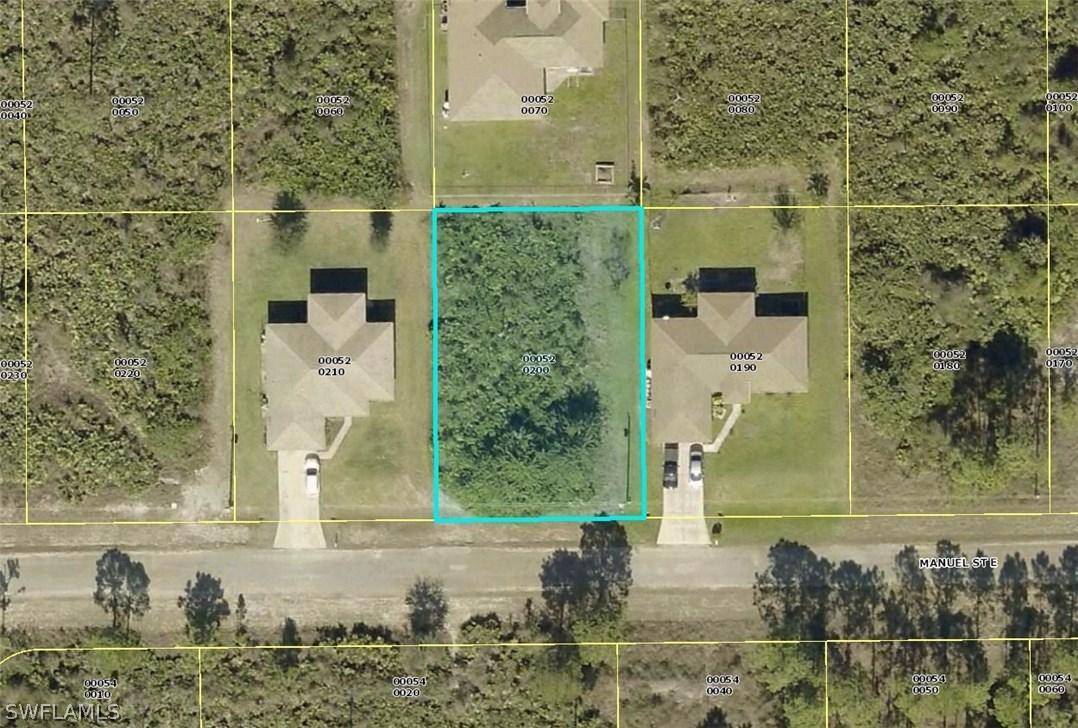 719 Manuel St., Lehigh Acres, FL 33974