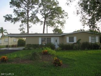 903 Perry Ave., Lehigh Acres, FL 33936