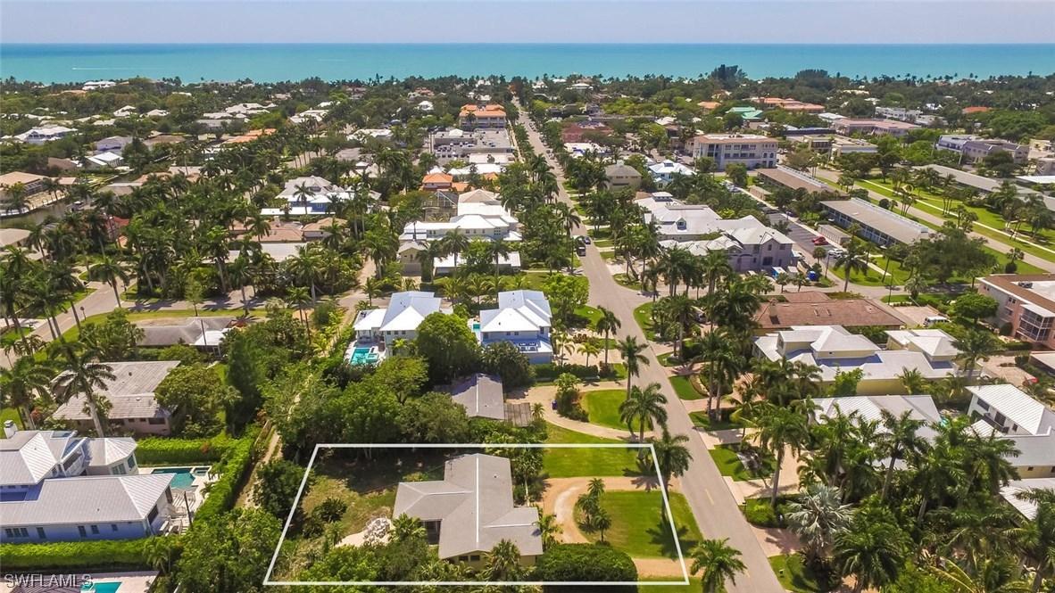 570 13th Ave., Naples, FL 34102