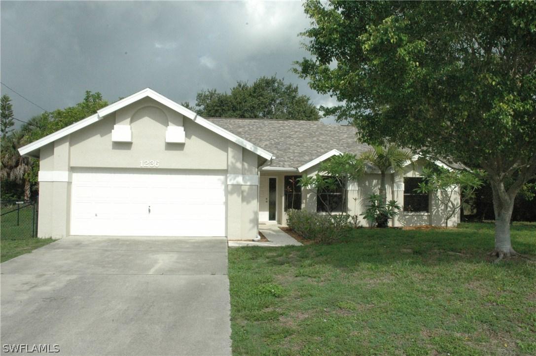 1236 SW Santa Barbara Pl., Cape Coral, FL 33991