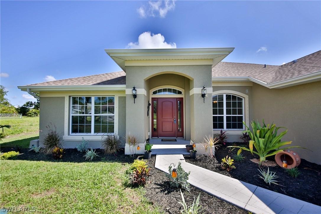 1607 NE 36th Ter., Cape Coral, FL 33909