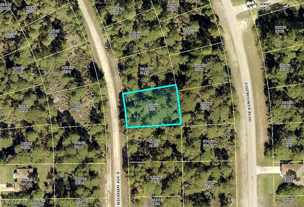 451 Wickham Ave., Lehigh Acres, FL 33974