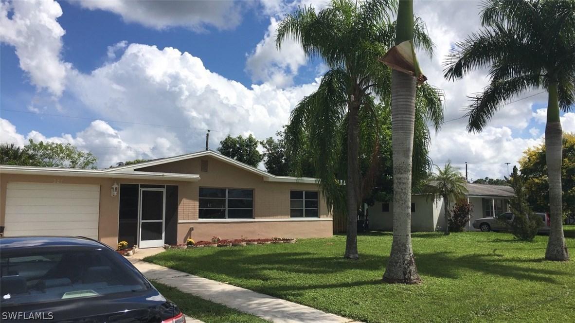 327 Elmwood Ave., Lehigh Acres, FL 33936