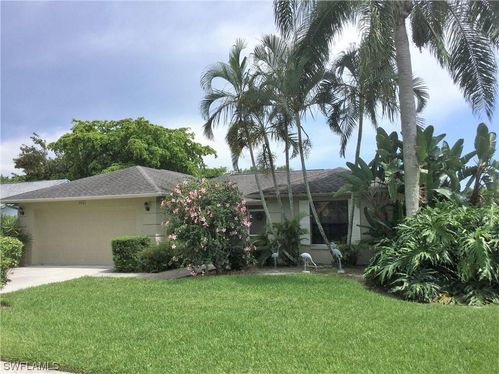 994 Charlemagne Blvd., Naples, FL 34112