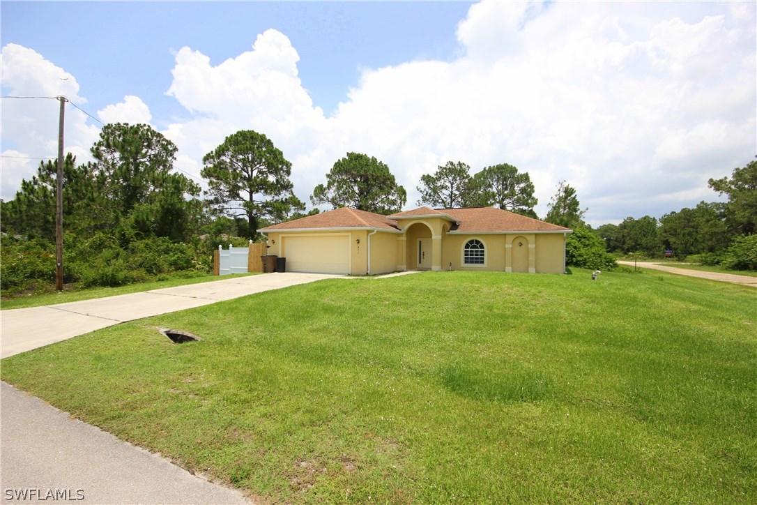 843 Carpenter St., Lehigh Acres, FL 33974