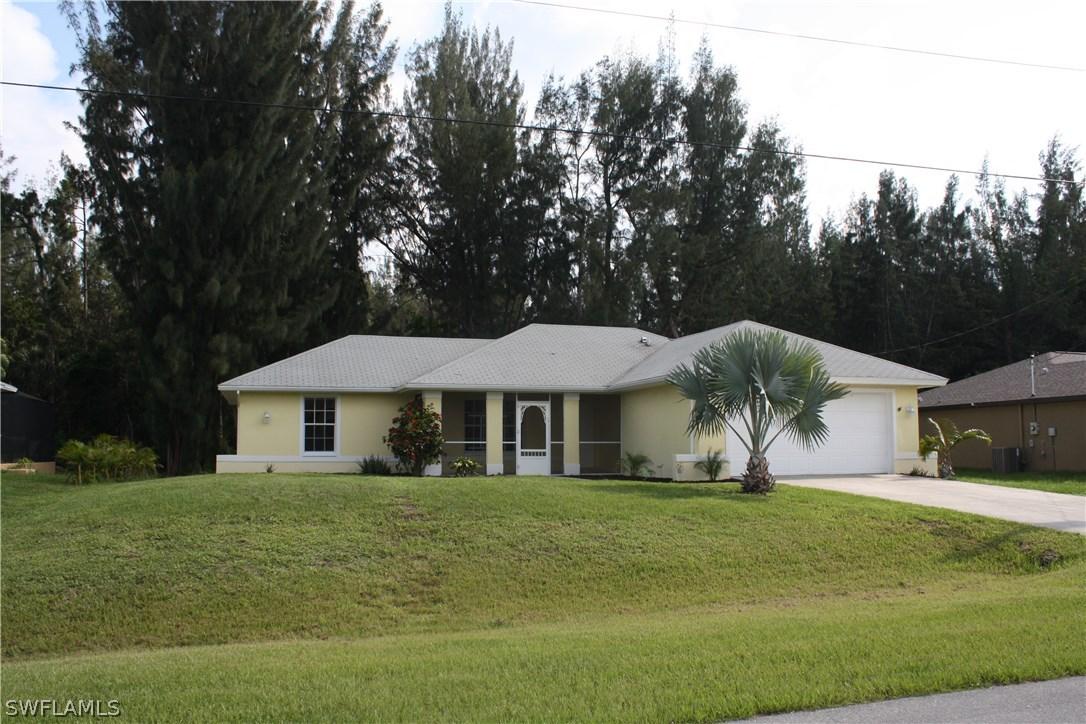 1621 SW 12th Ter., Cape Coral, FL 33991