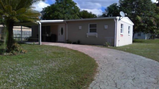 118 Apache St., Lehigh Acres, FL 33936