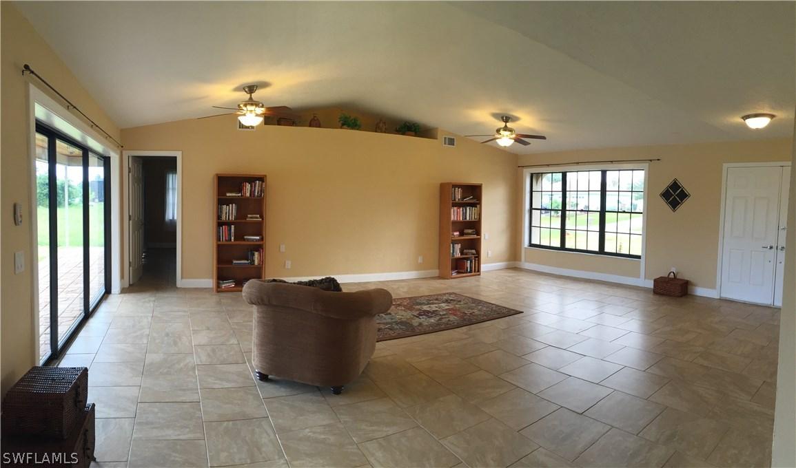 2852 SW 26th Pl., Cape Coral, FL 33914