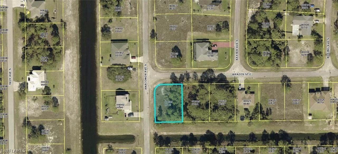 704 Brazos St., Lehigh Acres, FL 33974