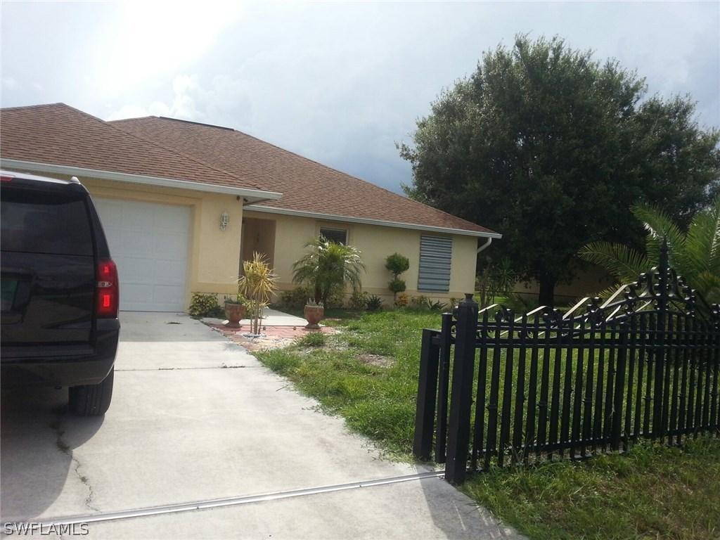 338 Pinehurst Ave., Lehigh Acres, FL 33974
