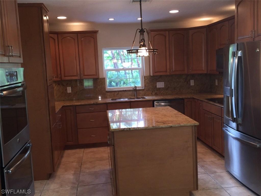 5070 Boxwood Way, Naples, FL 34116