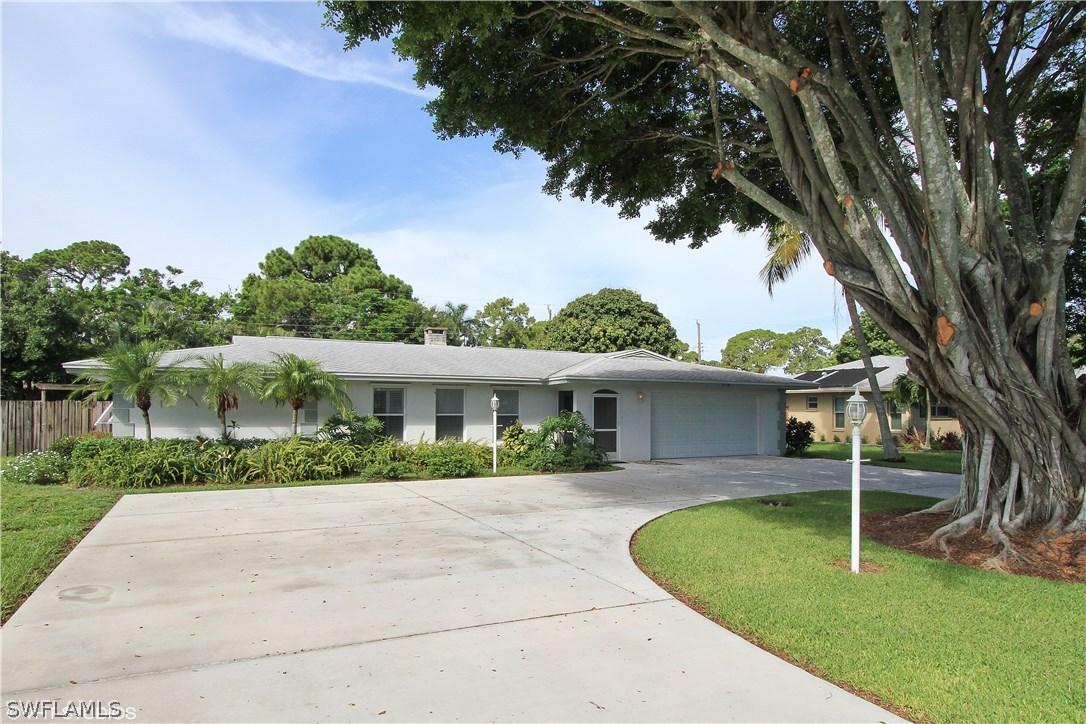 572 Sanford Dr., Fort Myers, FL 33919