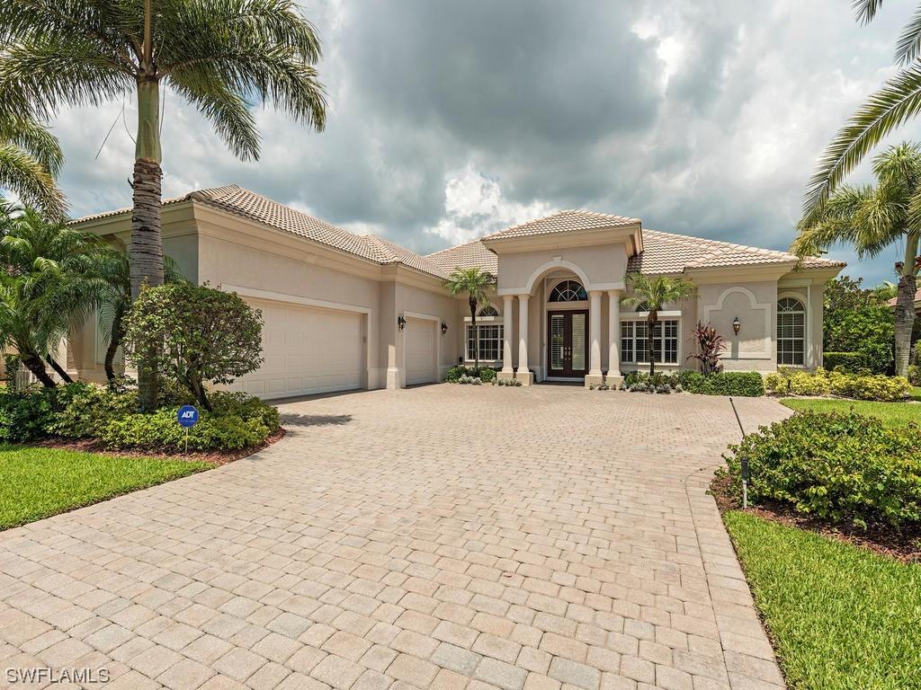 988 Glen Lake Cir., Naples, FL 34119