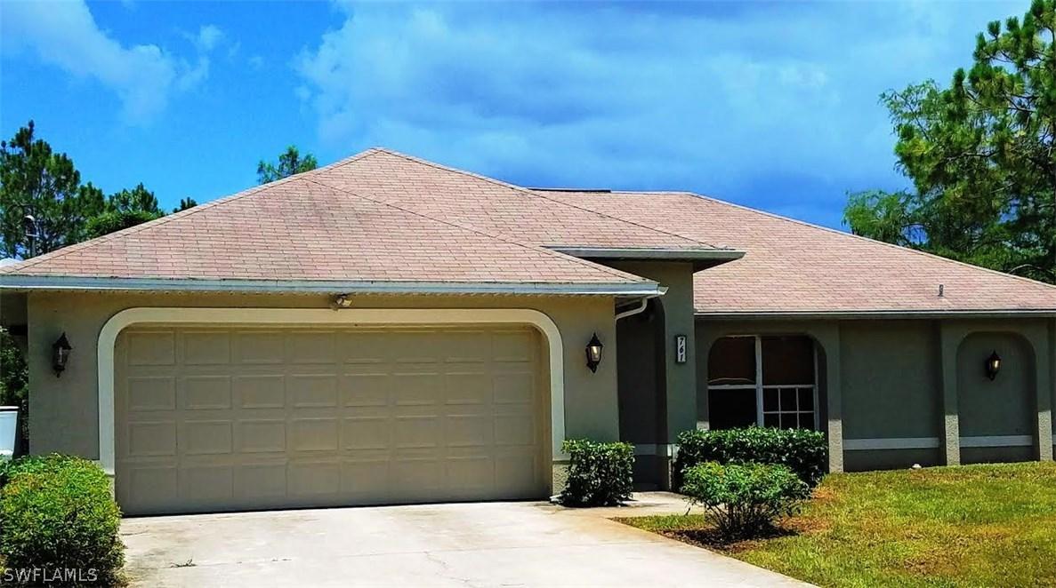 761 Chapman Ave., Lehigh Acres, FL 33974