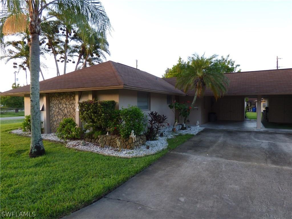 277 Rosewood Ct., Lehigh Acres, FL 33936