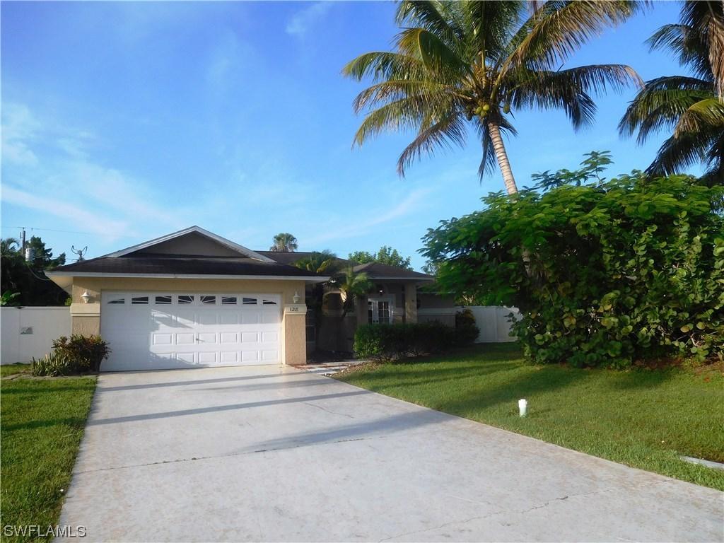 128 Willoughby Dr., Naples, FL 34110