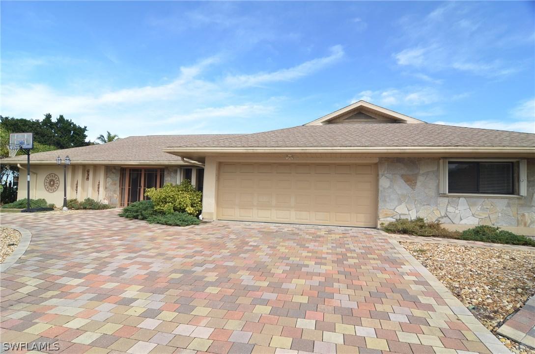 8312 Riviera Ave., Fort Myers, FL 33919