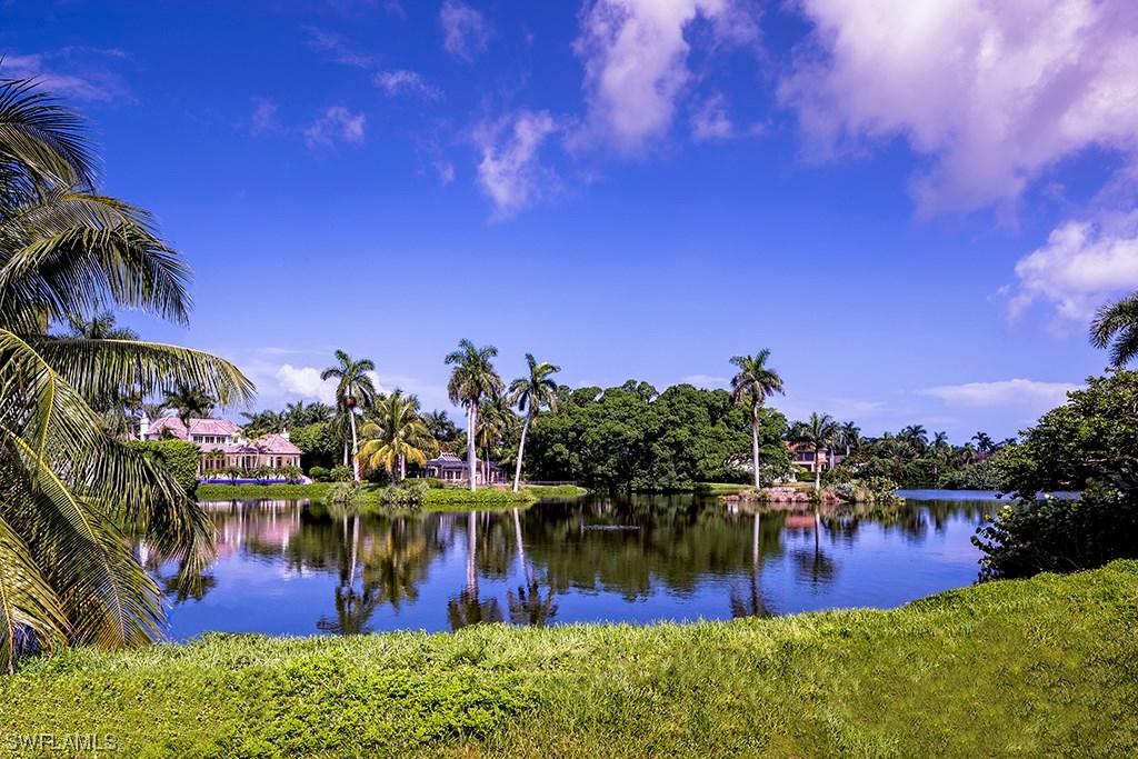 2630 Lantern Ln., Naples, FL 34102