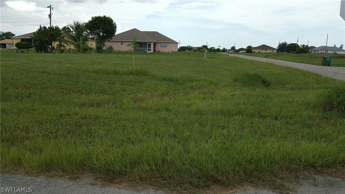 818 NE 10th Ter., Cape Coral, FL 33909