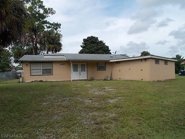 305 Dartmouth Ave., Lehigh Acres, FL 33936