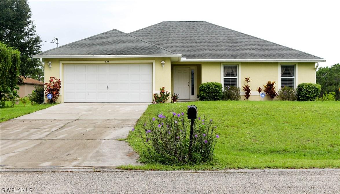 824 Anaconda Ave., Lehigh Acres, FL 33974