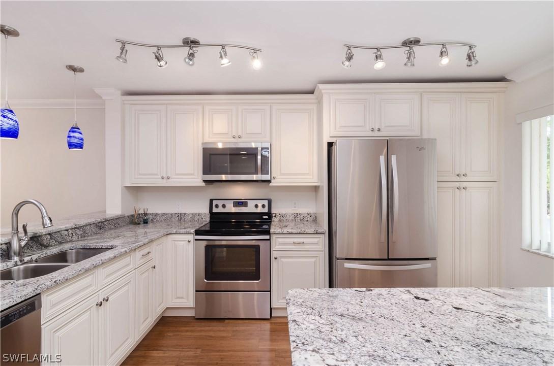 3072 Sandpiper Bay Cir. #M103, Naples, FL 34112
