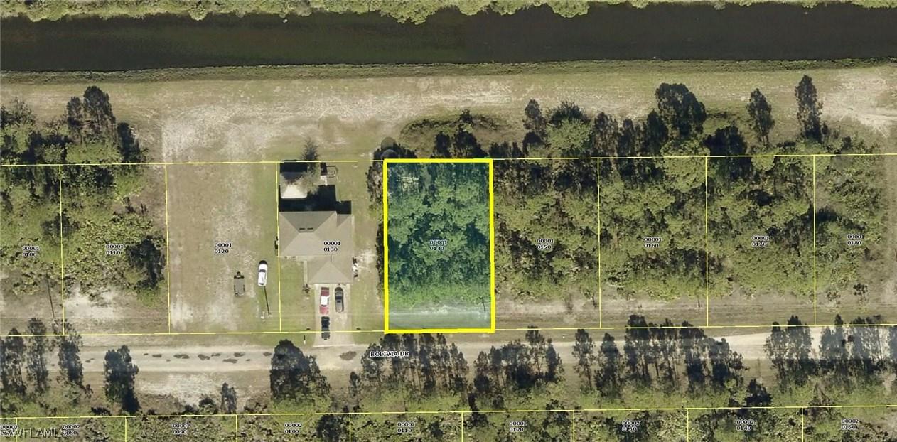 941 Bolivia Dr., Lehigh Acres, FL 33974