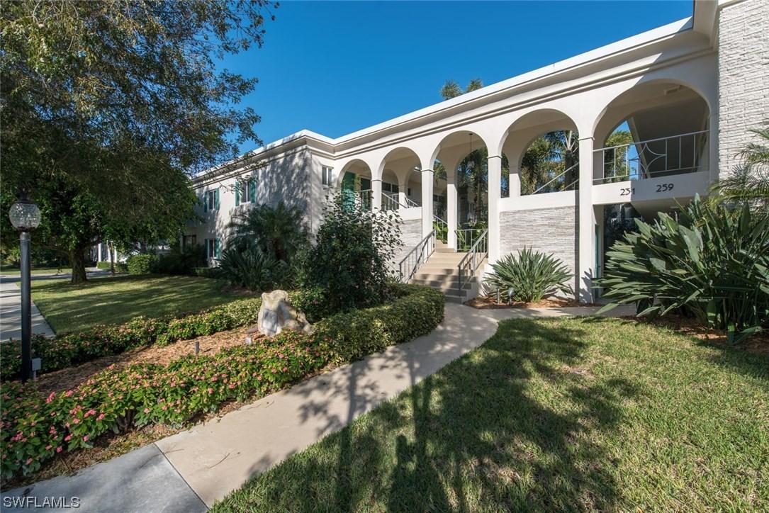 203 3rd Ave., Naples, FL 34102