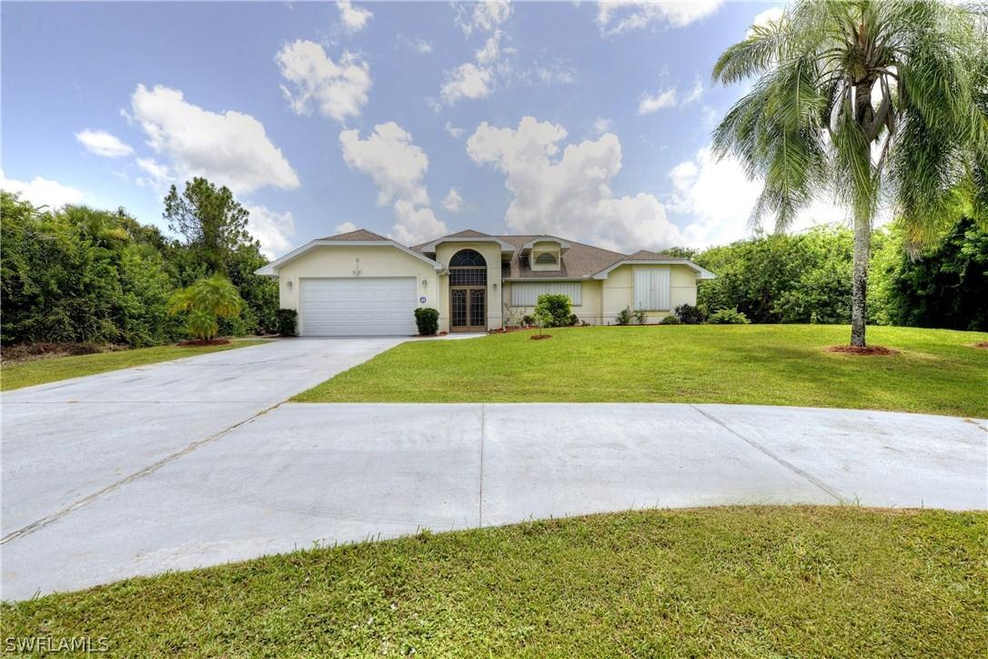 318 Monroe Ave., Lehigh Acres, FL 33936