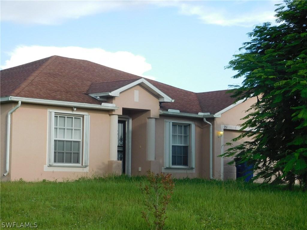951 Edgerton Ave., Lehigh Acres, FL 33974