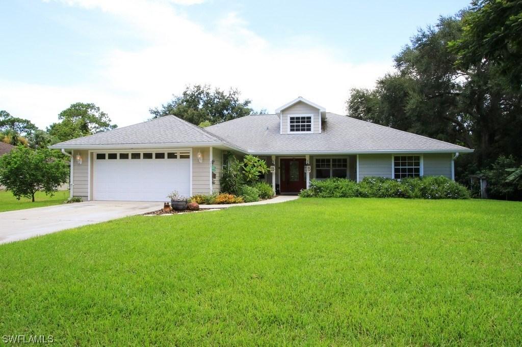 217 Greenwood Ave., Lehigh Acres, FL 33936