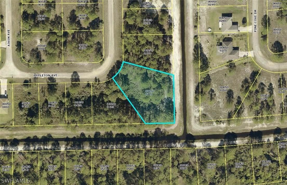825 Appleton Ave., Lehigh Acres, FL 33974