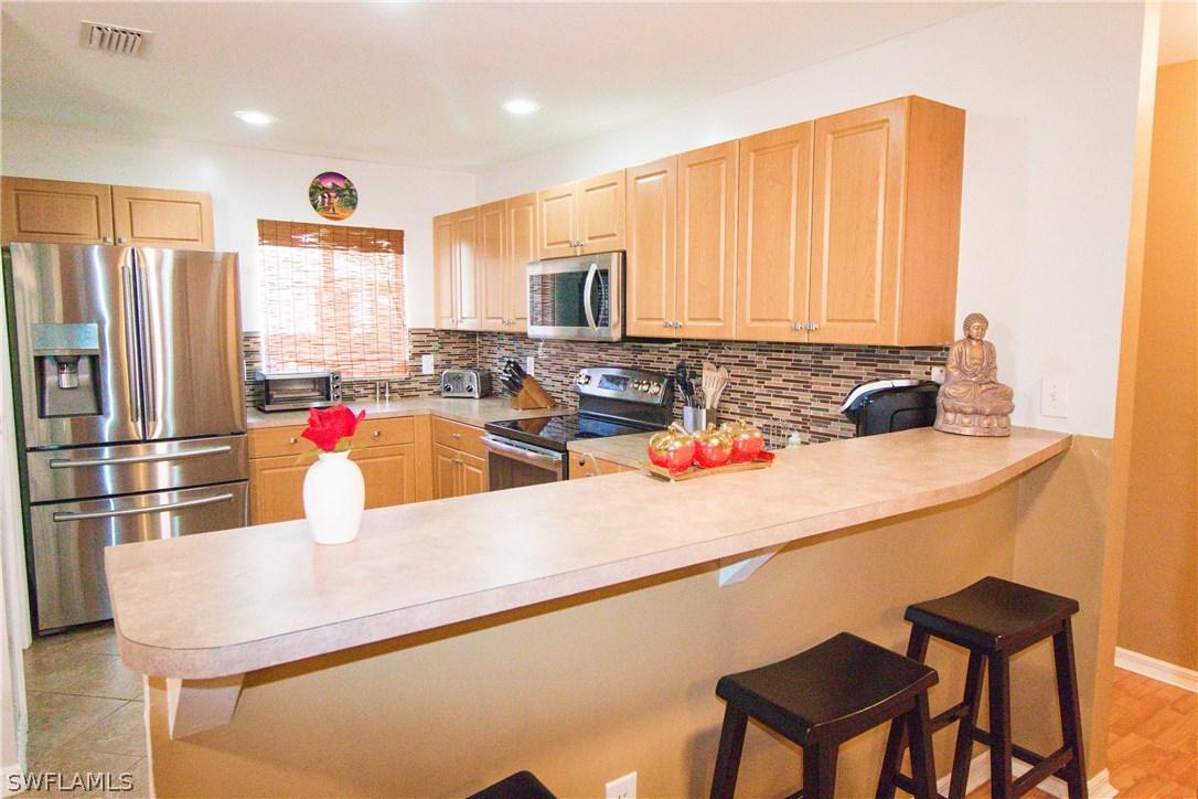 2812 NE 5th Ave., Cape Coral, FL 33909