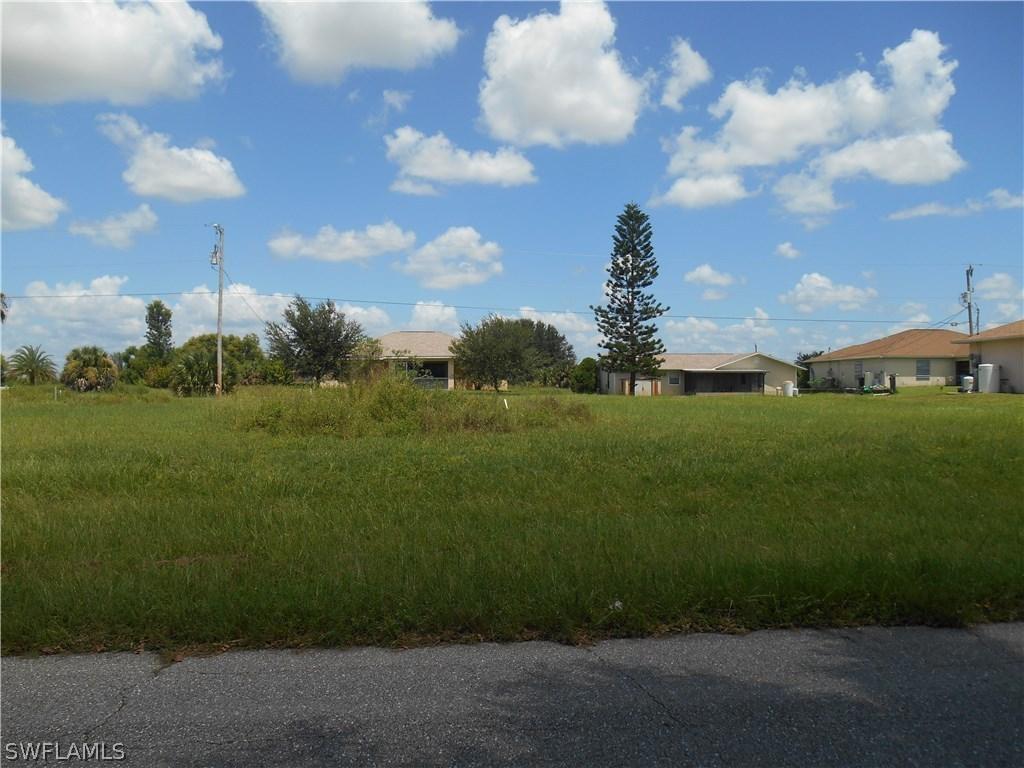 309 NW 4th Ter., Cape Coral, FL 33993
