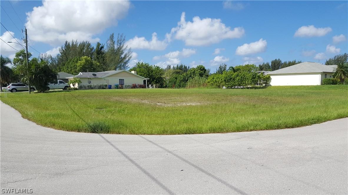 218 SW 13th Ter., Cape Coral, FL 33991