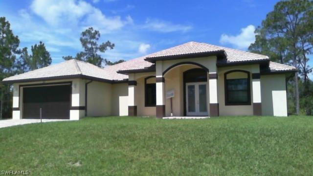 903 Palmetto Ave., Lehigh Acres, FL 33972