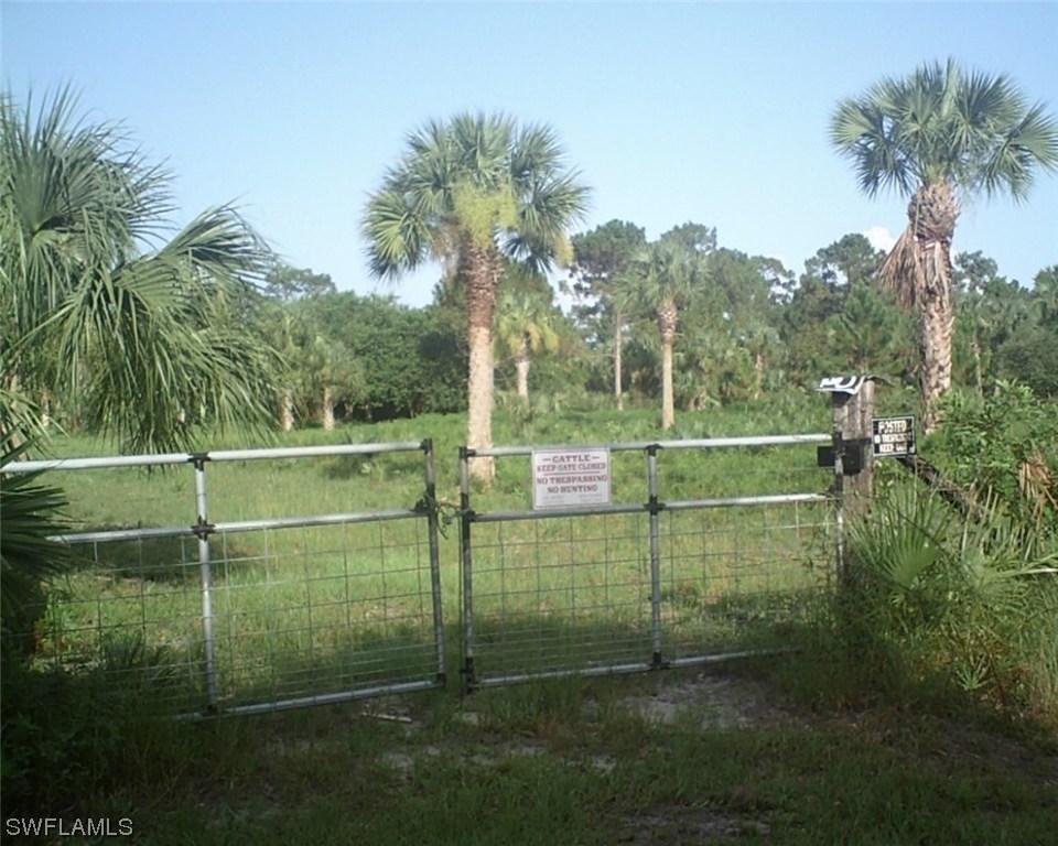 1220 Kapok St., Naples, FL 34117