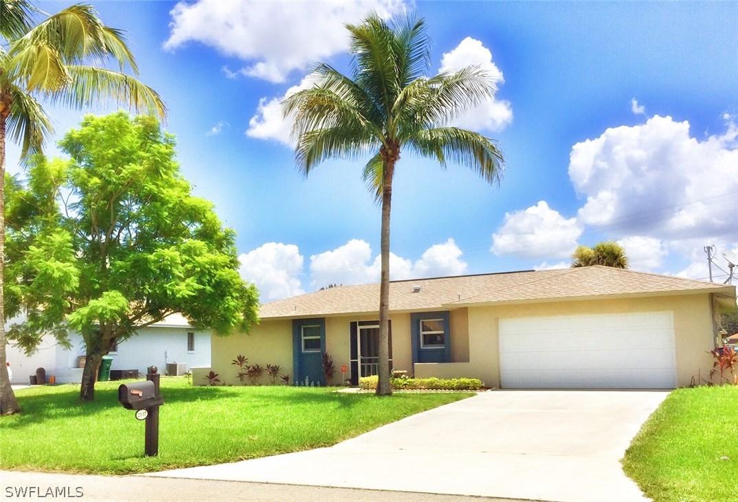 2137 SE Santa Barbara Pl., Cape Coral, FL 33990