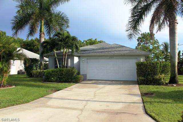 1305 SE 38th Ter., Cape Coral, FL 33904